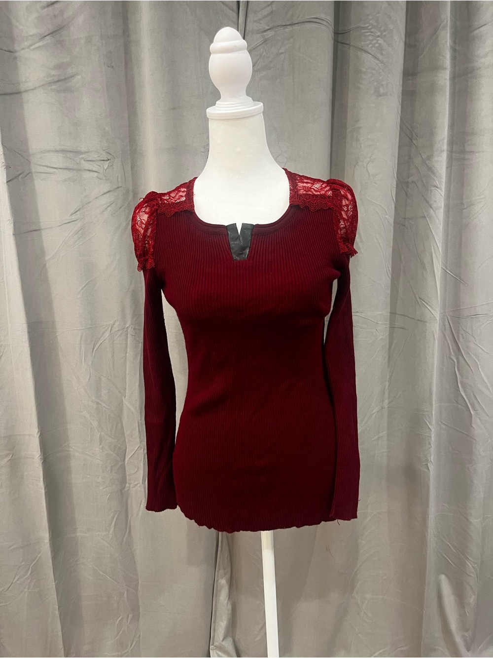 Burgundy Ribbed Knit Lace Long Sleeve Top | Stretch